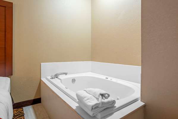 Suite - Comfort Suites Daphne - I-10, Exit 35