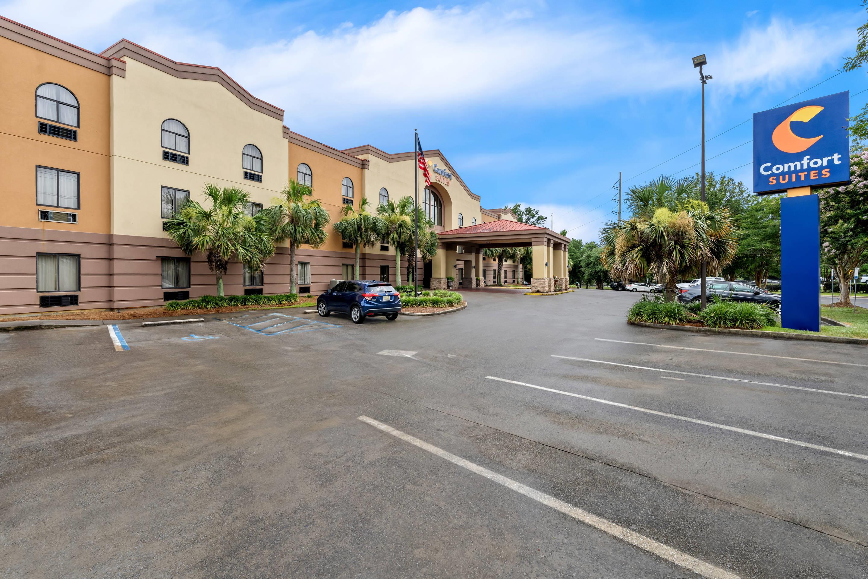 Hotel exterior | Comfort Suites Mobile East Bay