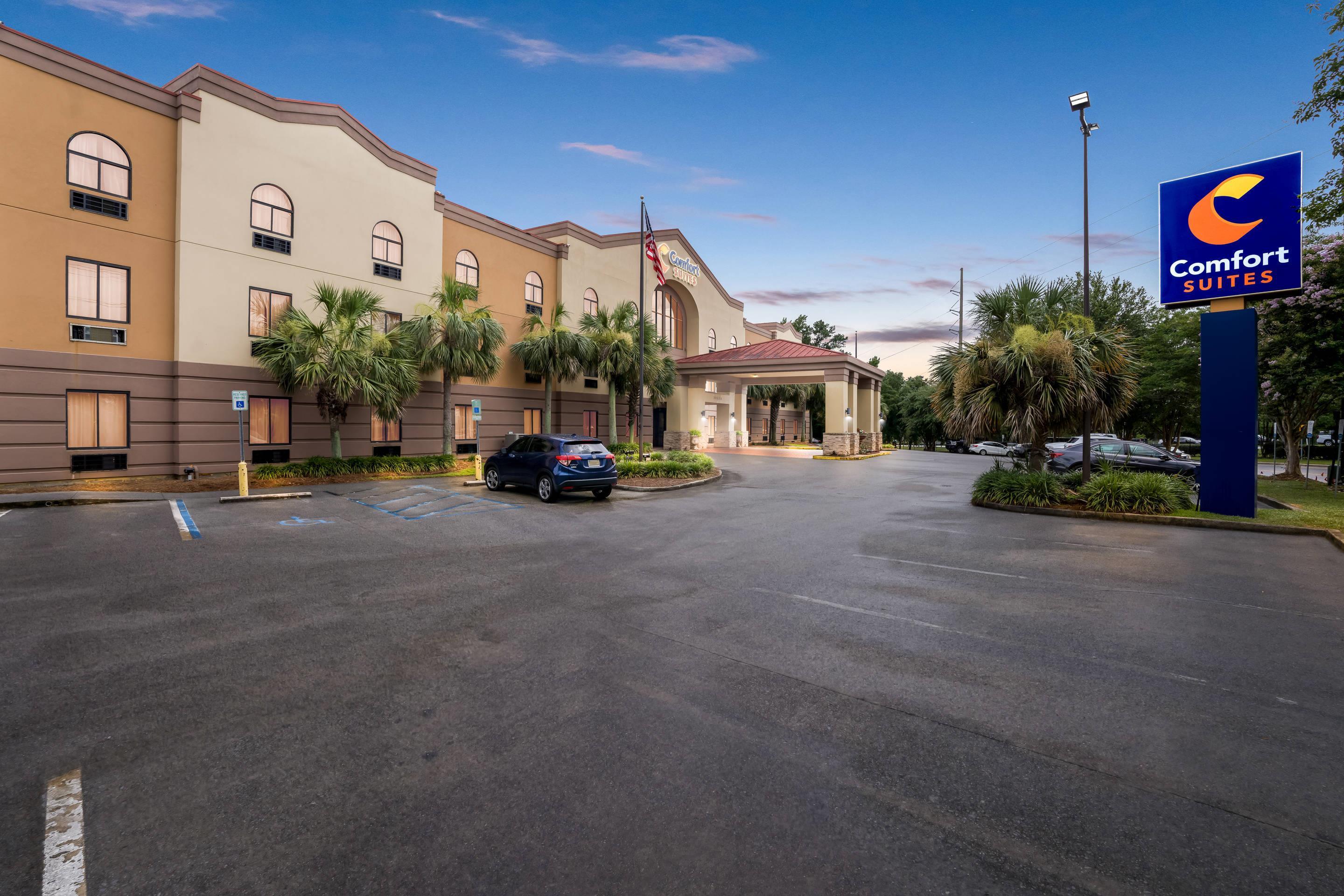 Hotel exterior | Comfort Suites Mobile East Bay