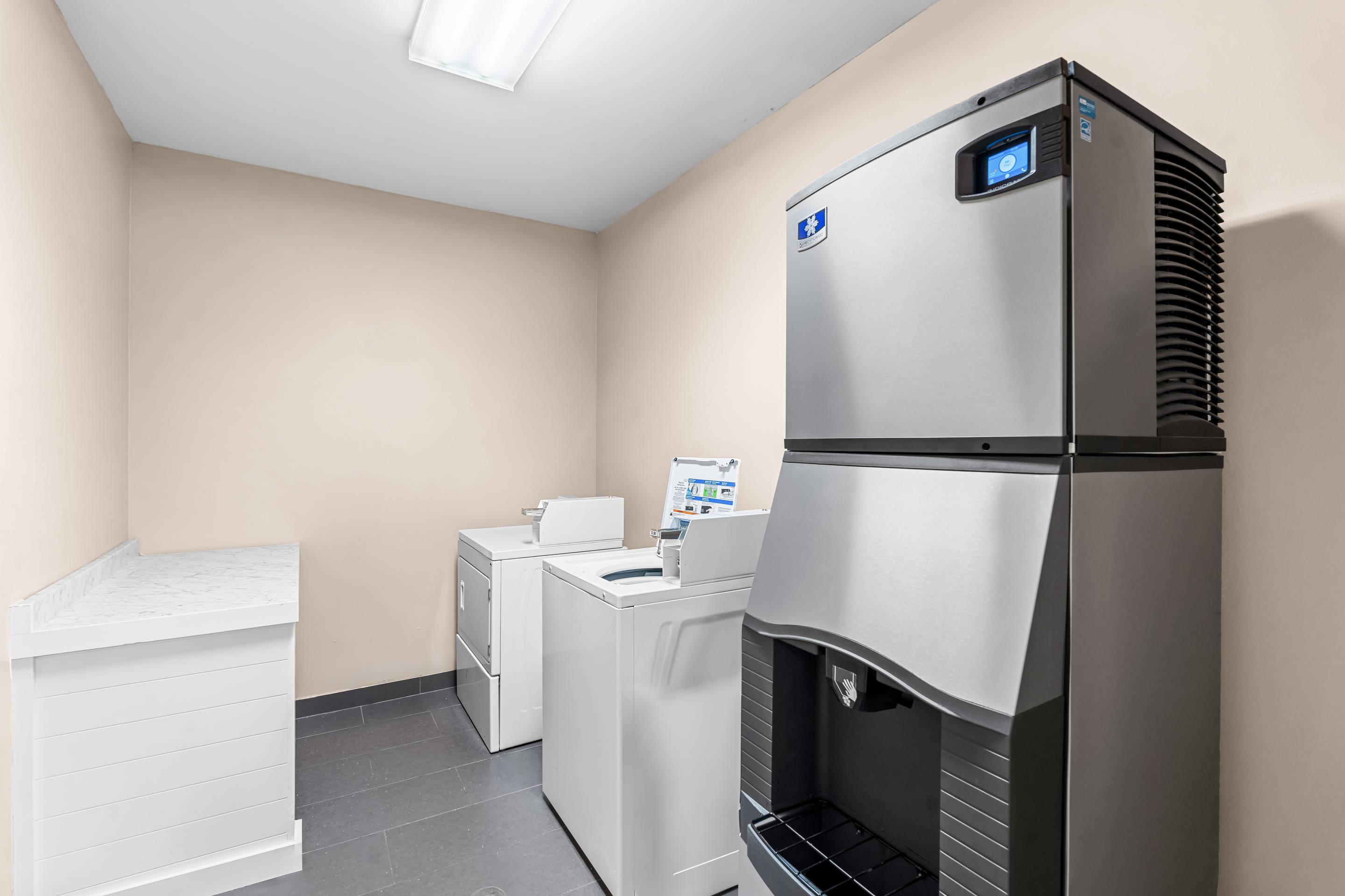 Ice Machine | Comfort Suites Mobile East Bay