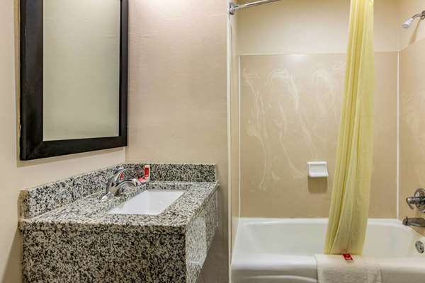  - Econo Lodge Opelika - I-85, Exit 62