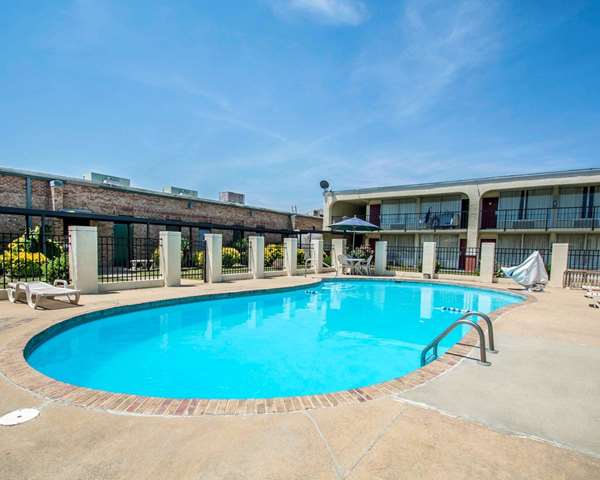 Pool - Econo Lodge Andalusia