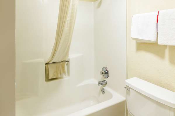  - Econo Lodge Andalusia