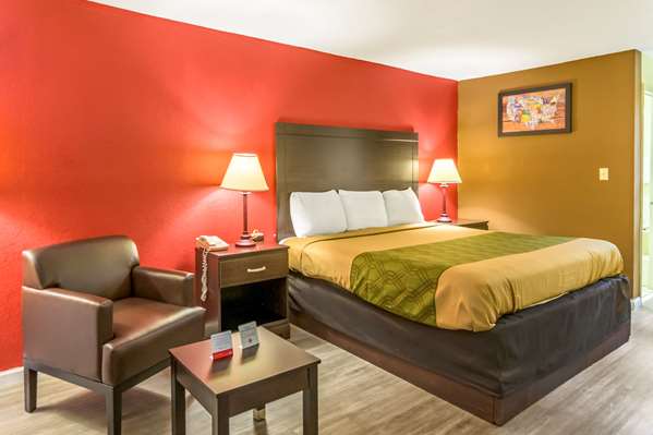  - Econo Lodge Andalusia
