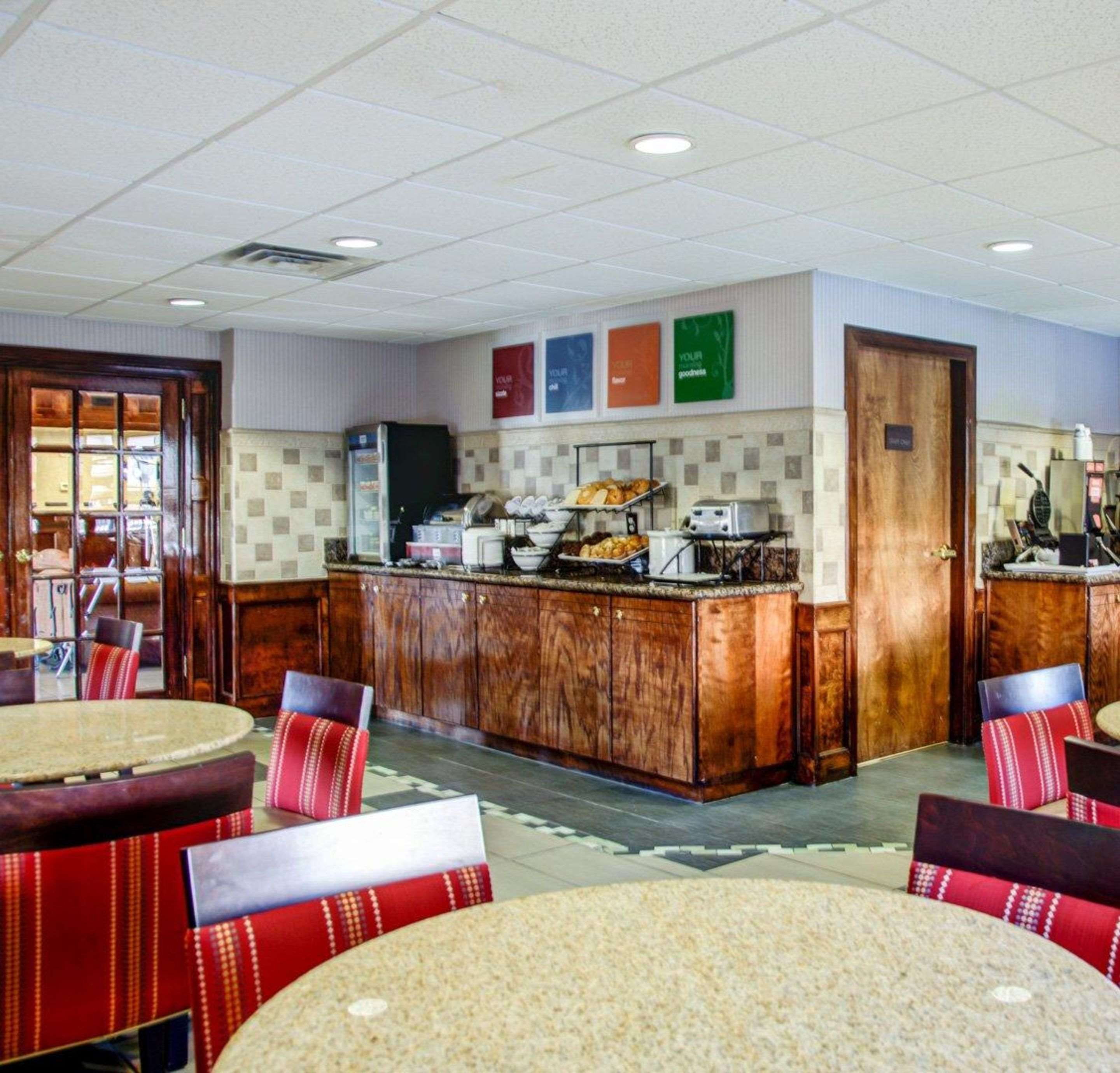 Breakfast room | Comfort Inn Bessemer Birmingham South