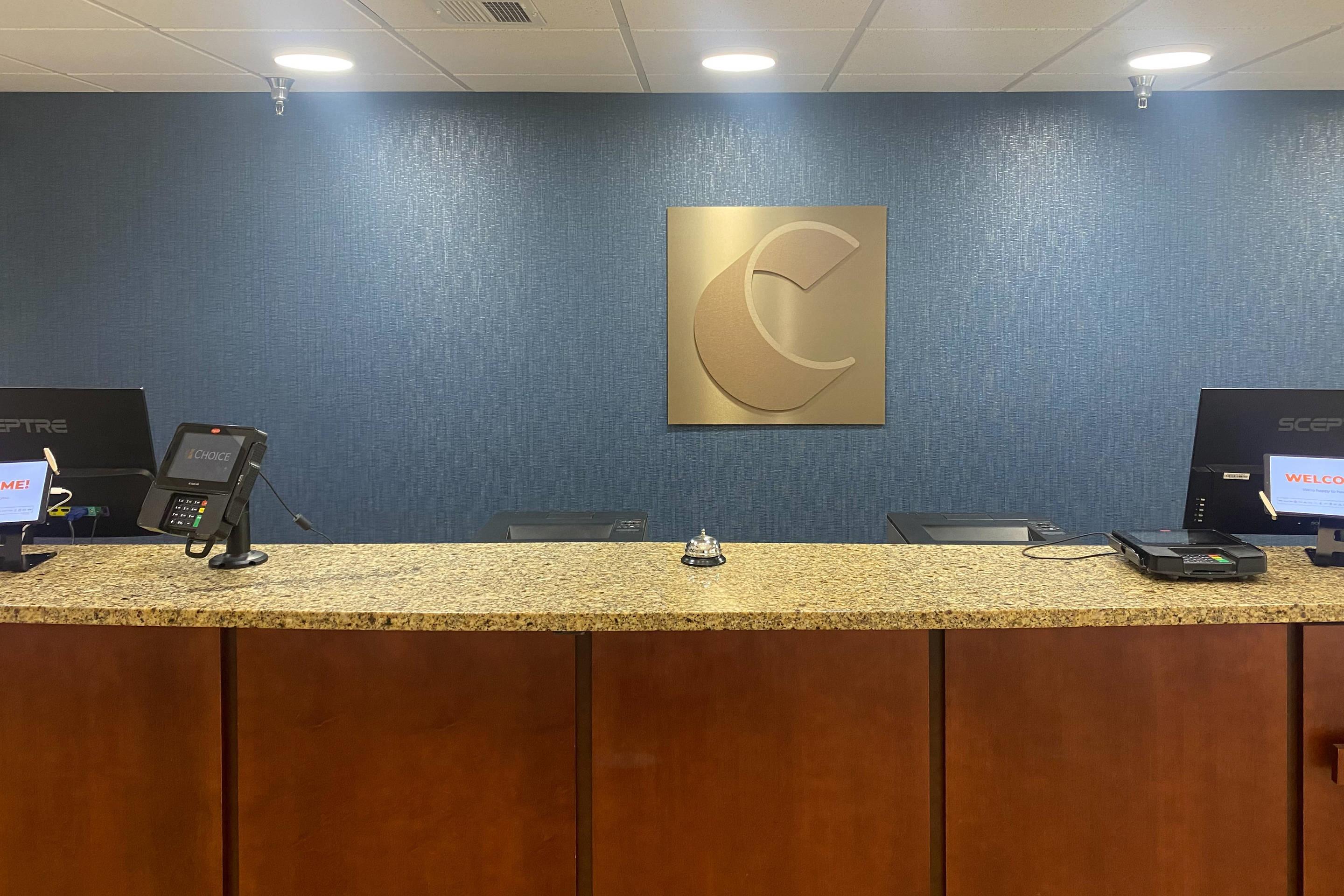 Front desk | Comfort Inn & Suites Trussville I-59 exit 141