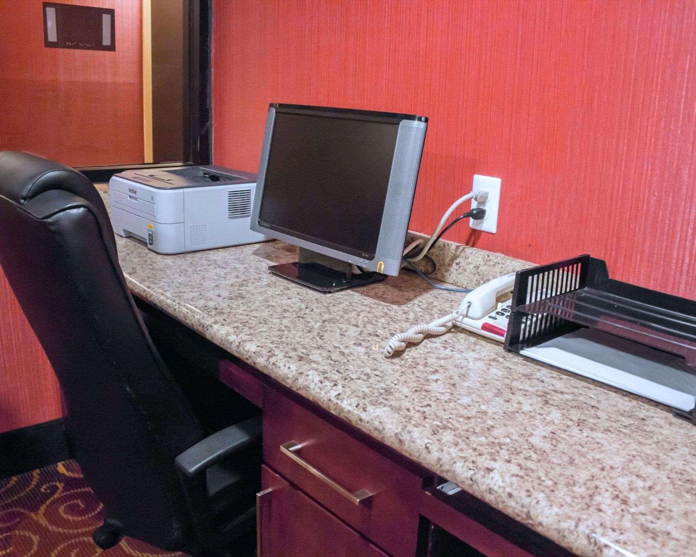 Business center | Comfort Inn & Suites Trussville I-59 exit 141
