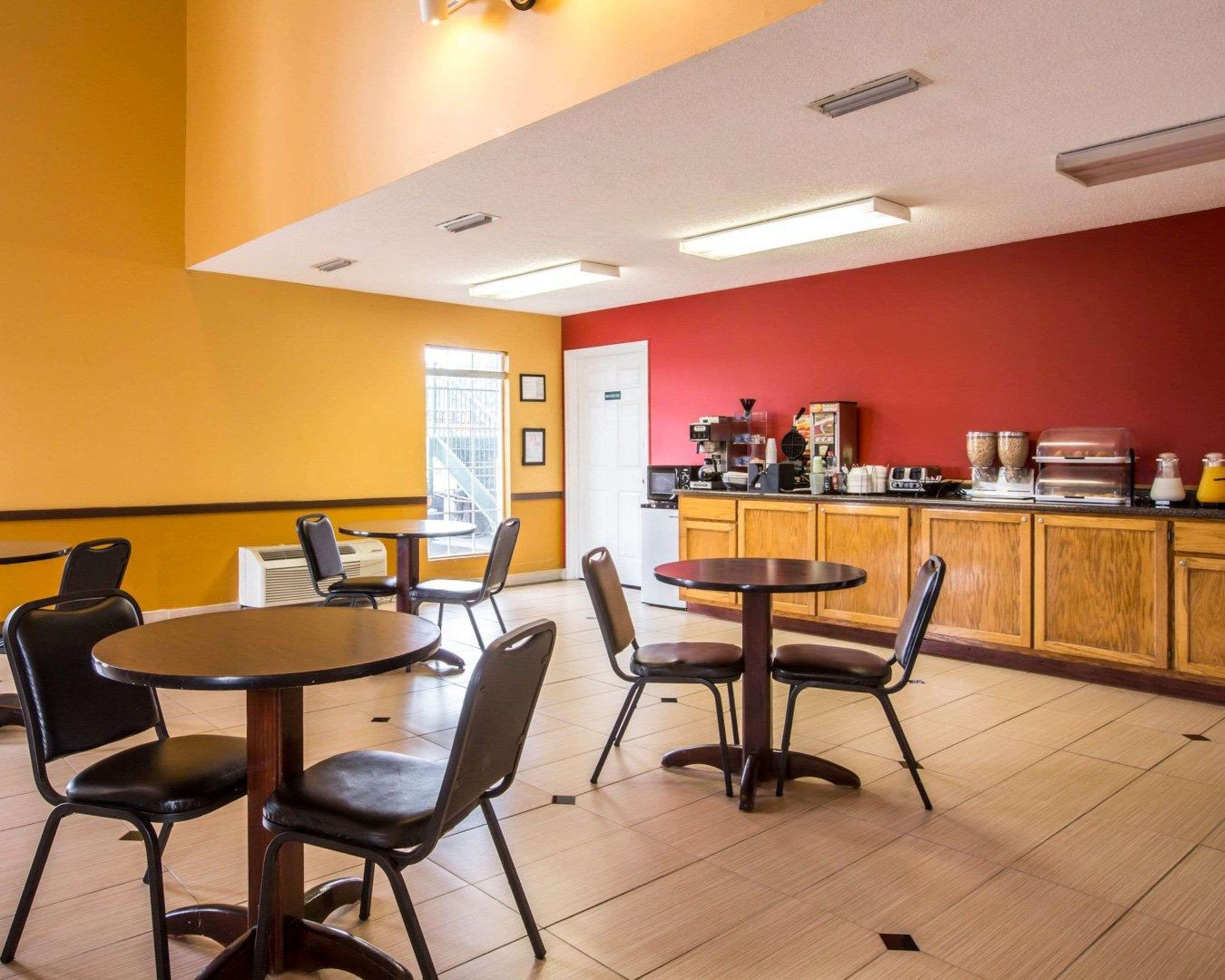 Breakfast room