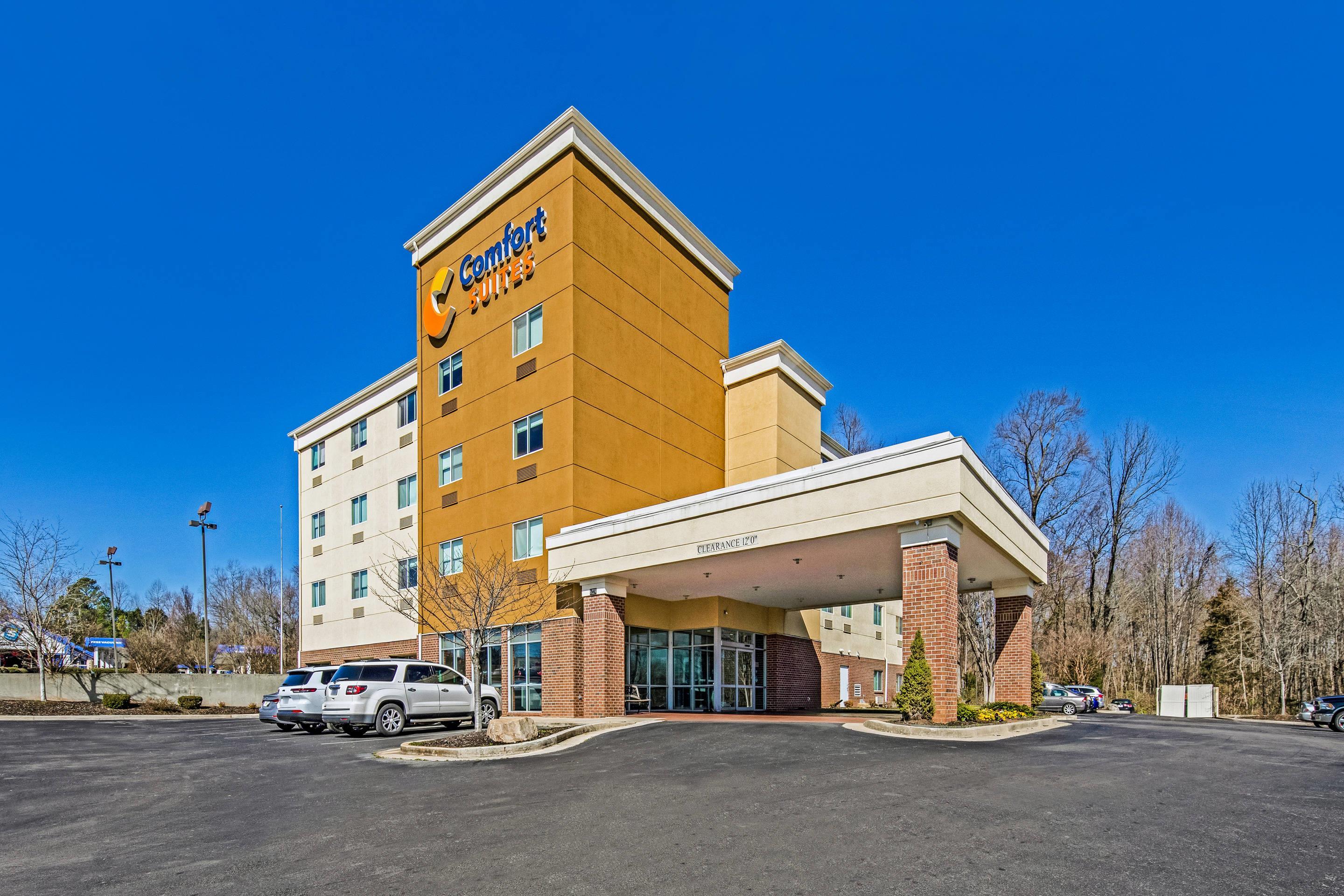 Hotel exterior | Comfort Suites Huntsville MidCity District at Research Park