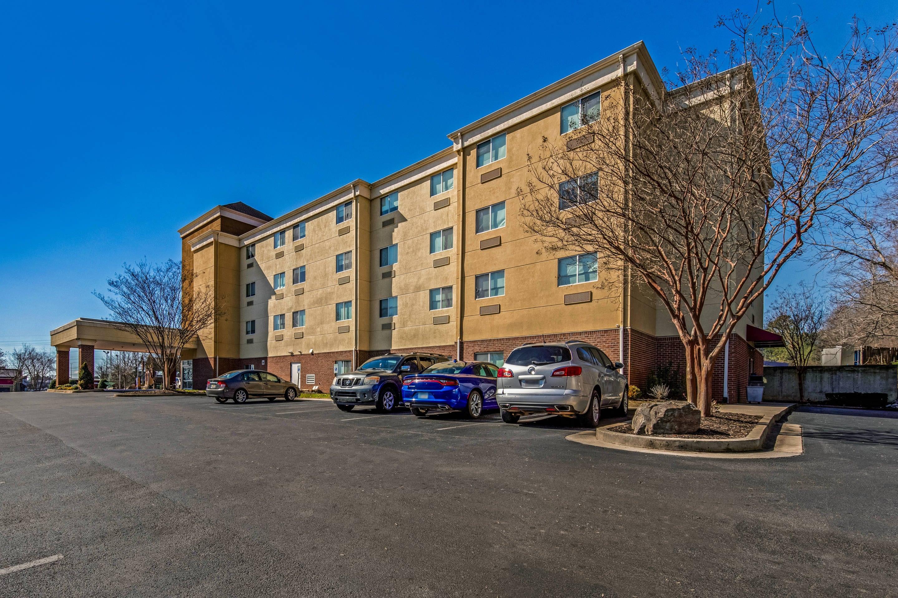 Hotel exterior | Comfort Suites Huntsville MidCity District at Research Park