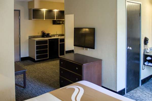  - Quality Inn & Suites West Mobile - I-65, Exit 3