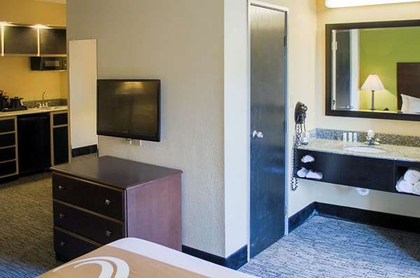  - Quality Inn & Suites West Mobile - I-65, Exit 3