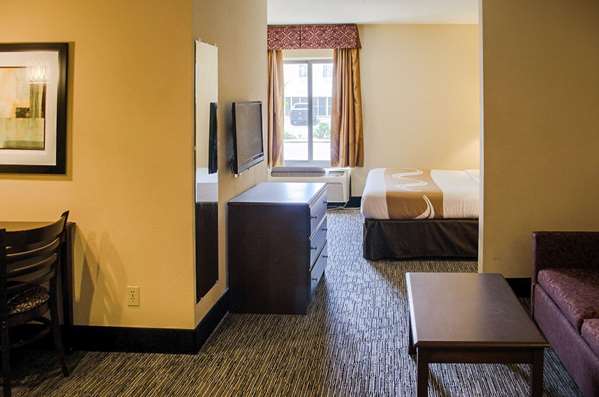  - Quality Inn & Suites West Mobile - I-65, Exit 3