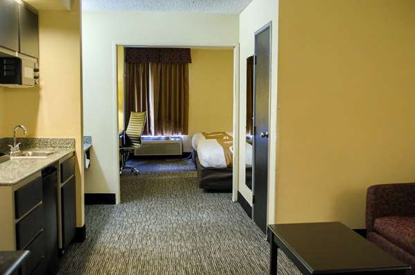 - Quality Inn & Suites West Mobile - I-65, Exit 3