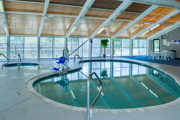 Pool - Quality Inn & Suites West Mobile - I-65, Exit 3