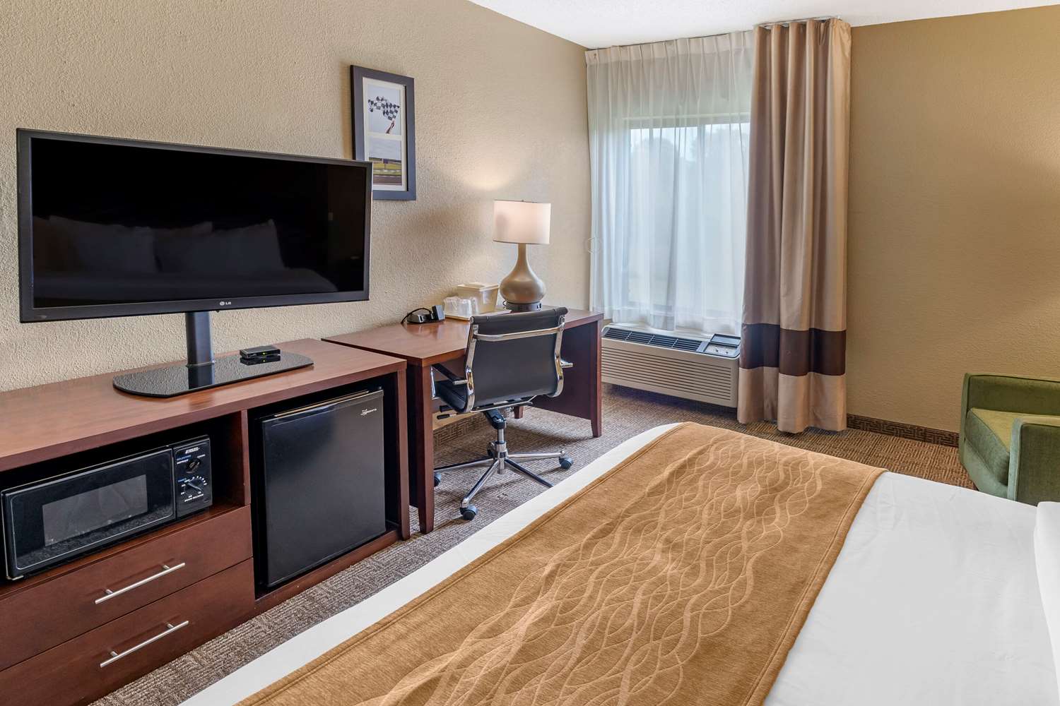 Comfort Inn & Suites Lincoln, AL See Discounts