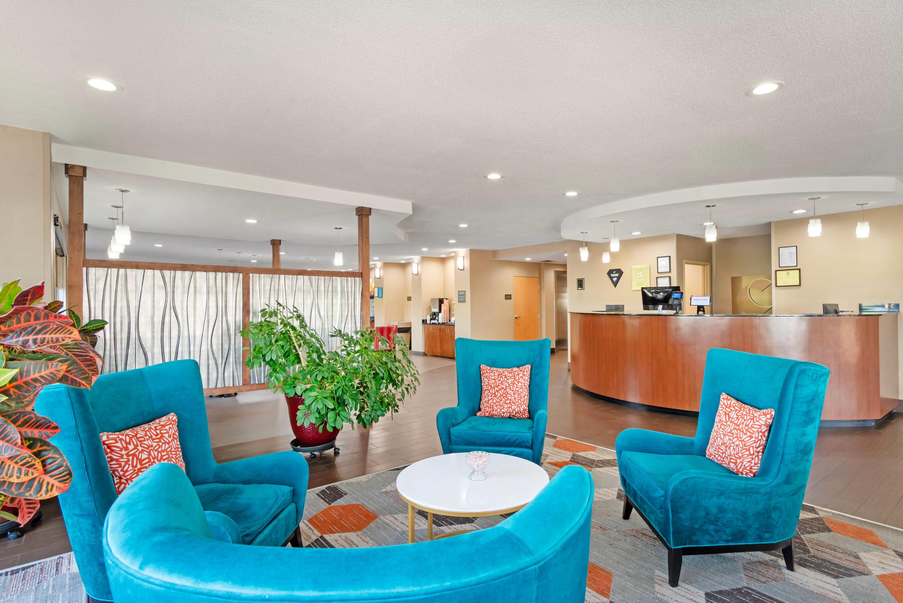 Hotel lobby | Comfort Suites Oxford I-20 exit 188