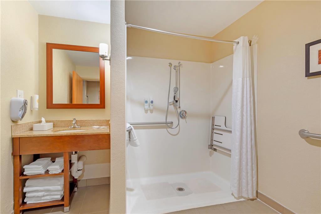 COMFORT SUITES OXFORD I-20 EXIT 188-guestroom-Guest Room,Bathroom,On-Site.jpg