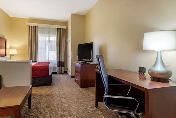 Suite - Comfort Suites East Montgomery - I-85, Exit 6