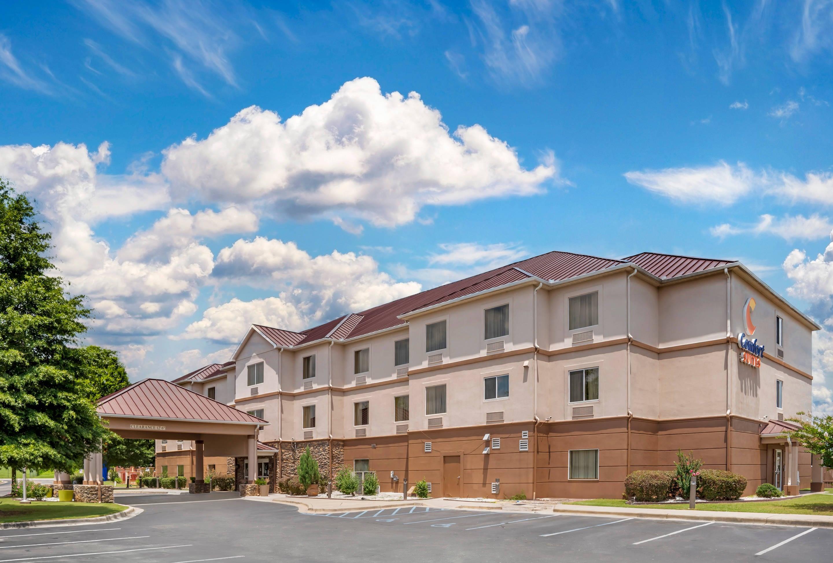 Hotel exterior | Comfort Suites Montgomery East Monticello Dr.