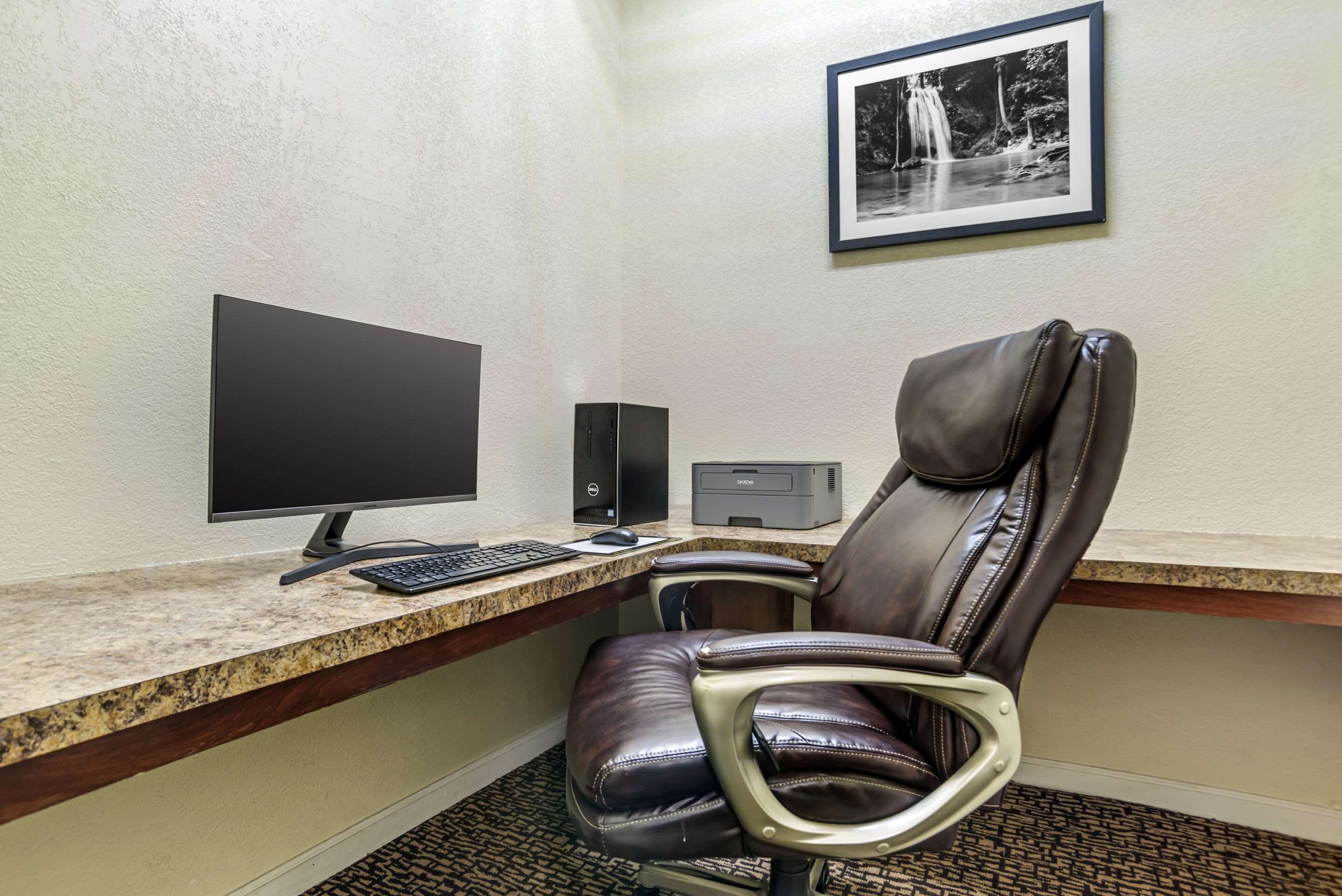 Computer in the lobby | Sleep Inn & Suites Montgomery East I-85