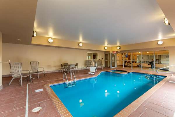 Pool - Comfort Inn Huntsville