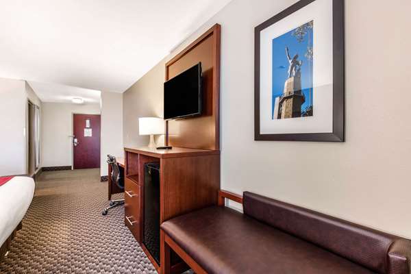  - Comfort Suites Tuscaloosa - I-20 & I-59, Exit 73