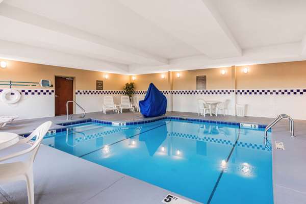 Pool - Comfort Suites Tuscaloosa - I-20 & I-59, Exit 73