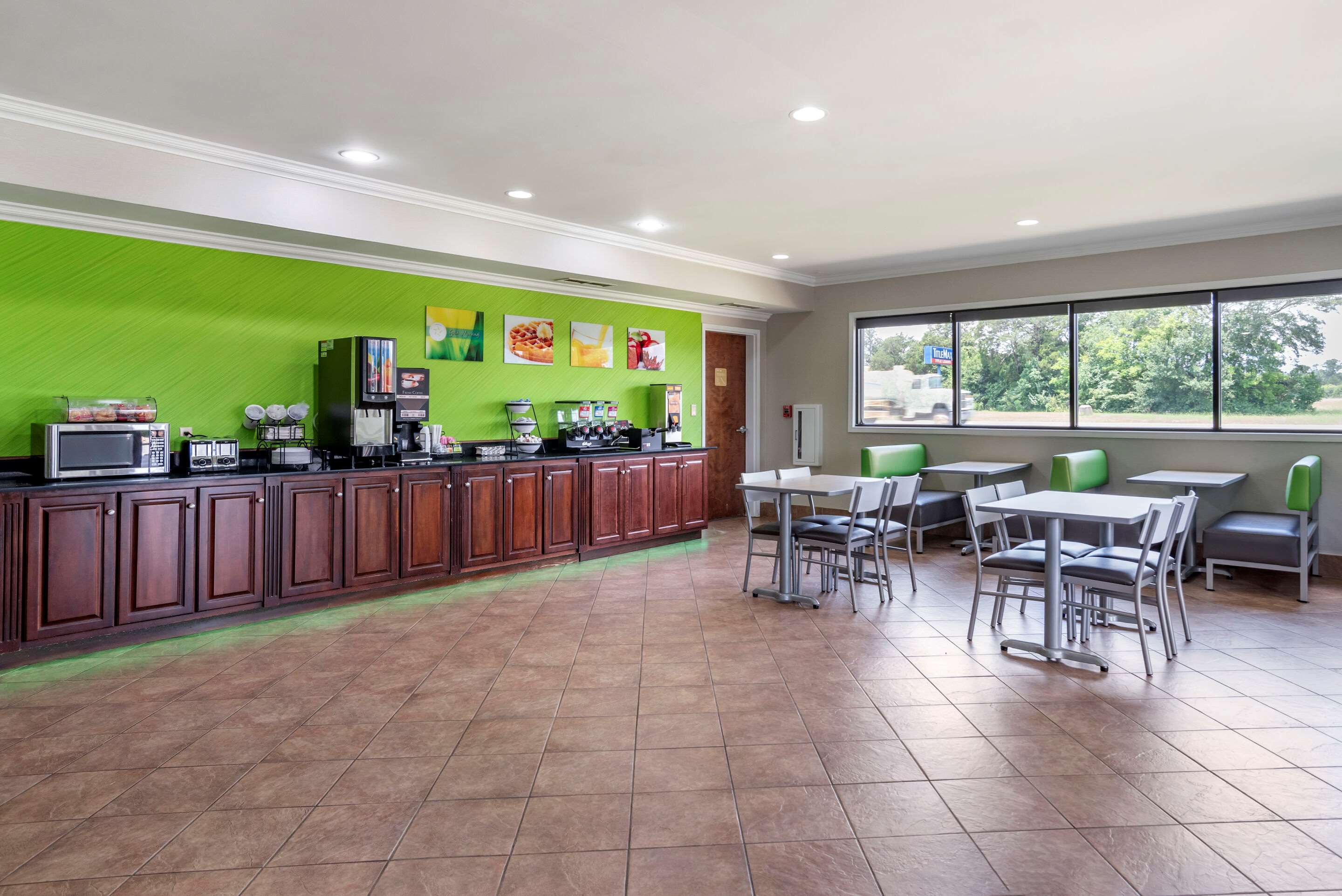 Breakfast area