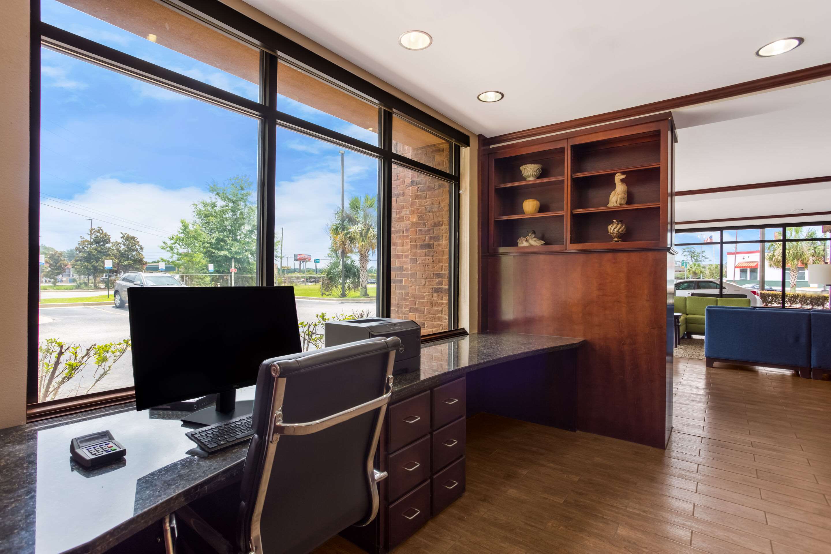 Computer in the lobby | Comfort Suites North Mobile
