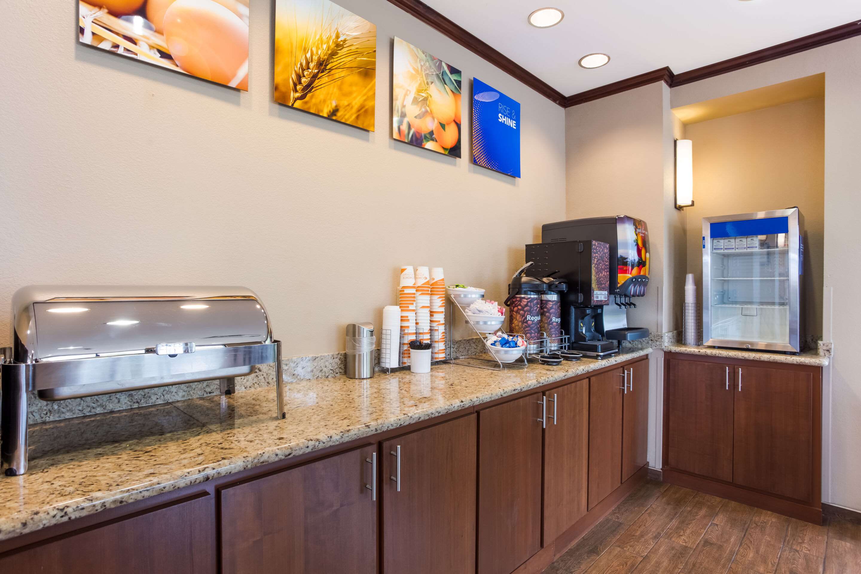 Breakfast bar | Comfort Suites North Mobile