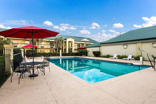 Pool - Quality Inn & Suites Eufaula