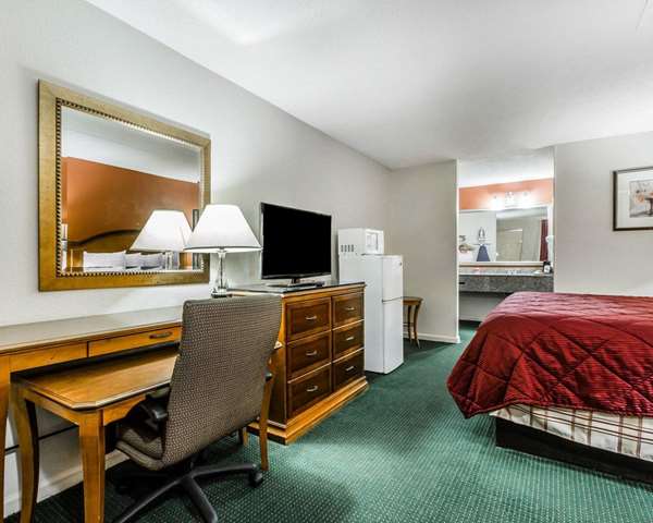  - Econo Lodge Inn & Suites Enterprise