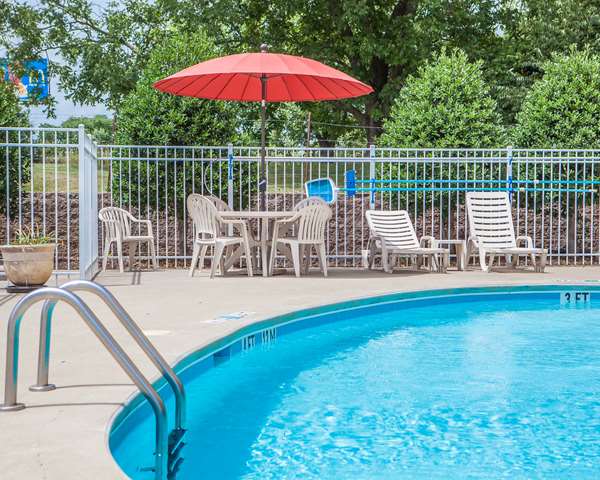 Pool - Comfort Inn Tuscumbia