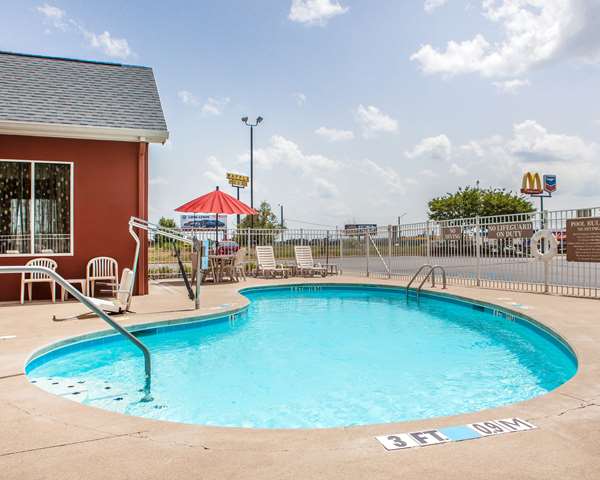 Pool - Comfort Inn Tuscumbia