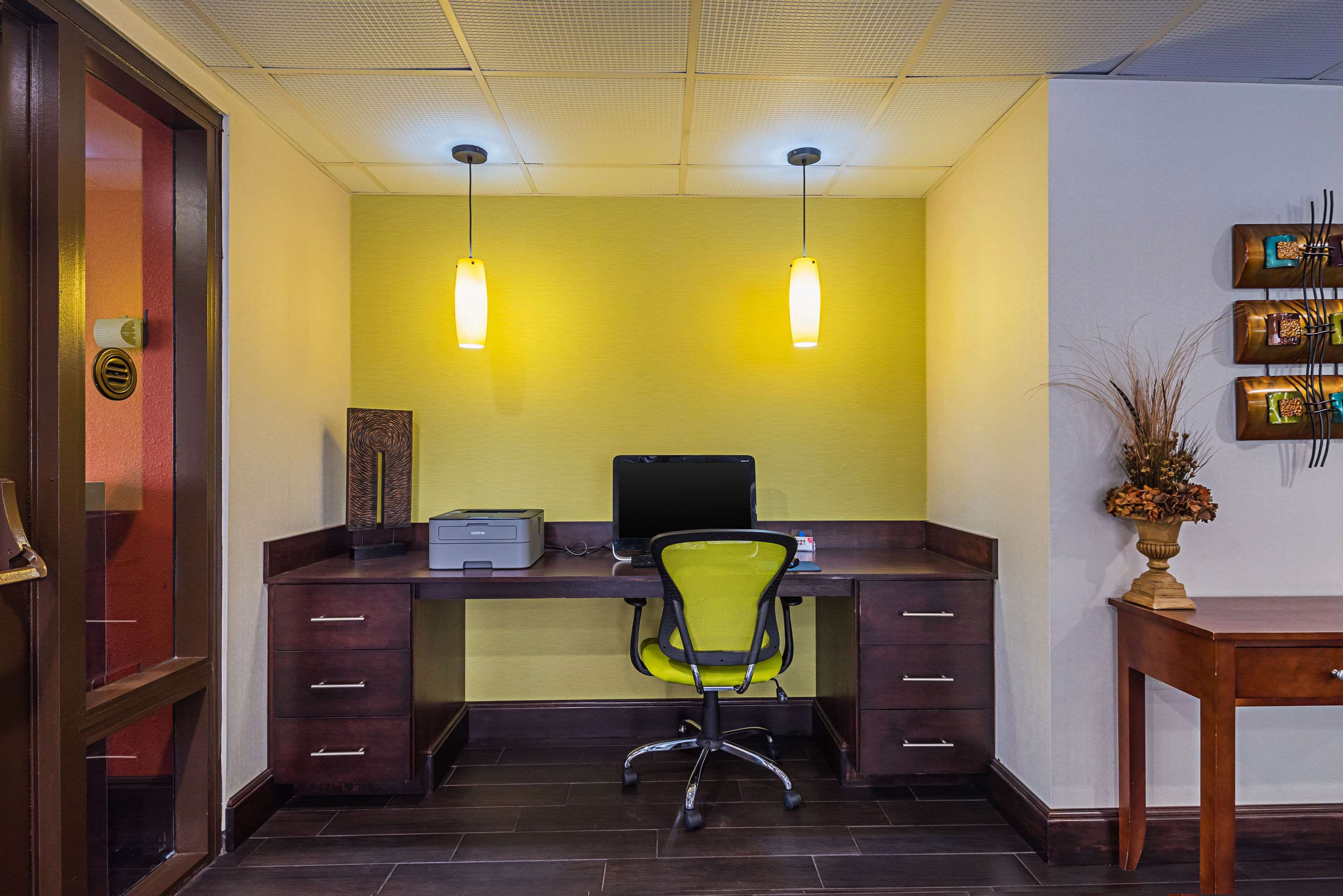 Business center | Quality Inn Airport - Southeast