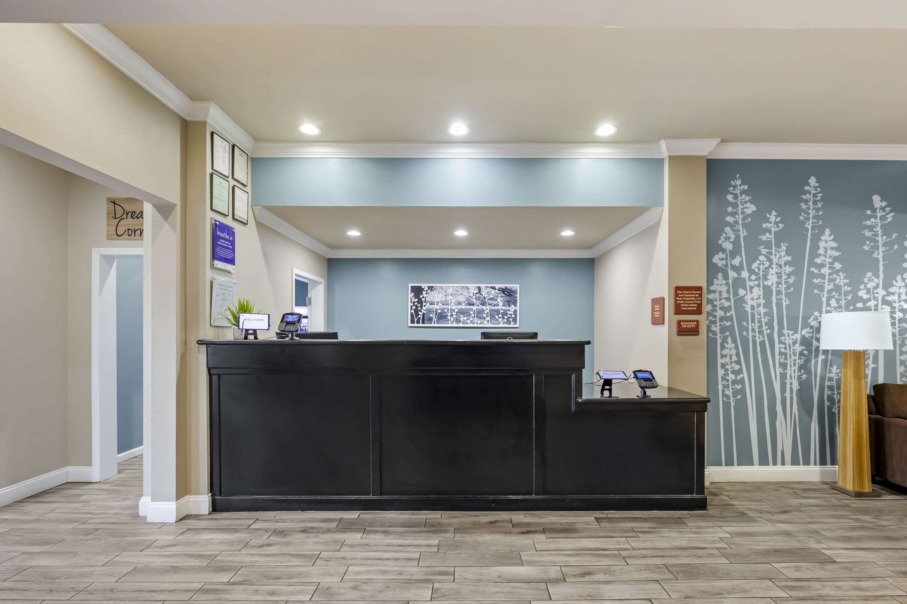 Front desk | Sleep Inn & Suites Huntsville near U.S. Space & Rocket Center
