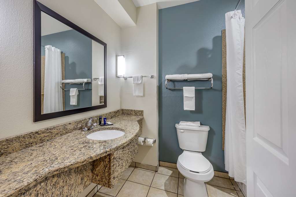 SLEEP INN AND SUITES HUNTSVILLE NEA-guestroom-Guest Room,Bathroom,On-Site.jpg