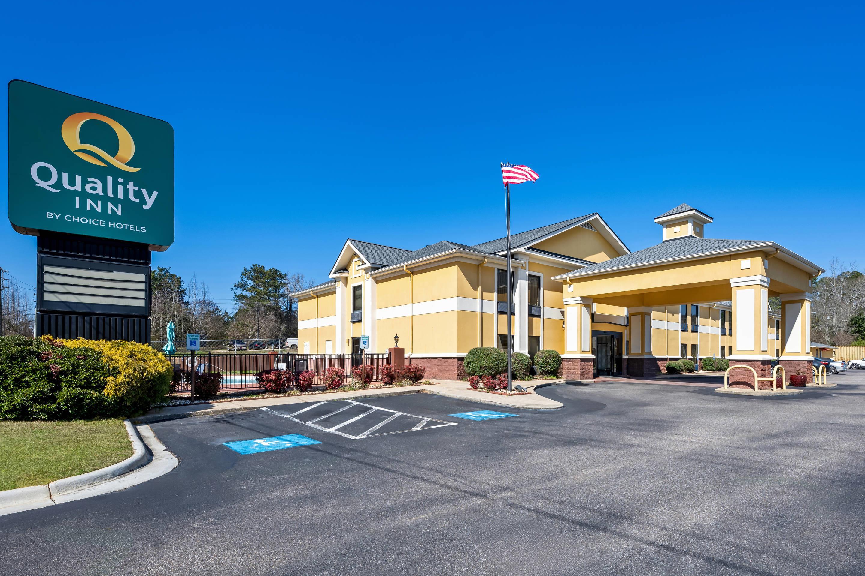 Hotel exterior | Quality Inn Alexander City
