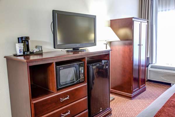 Suite - Comfort Inn Homewood - I-65, Exit 256A
