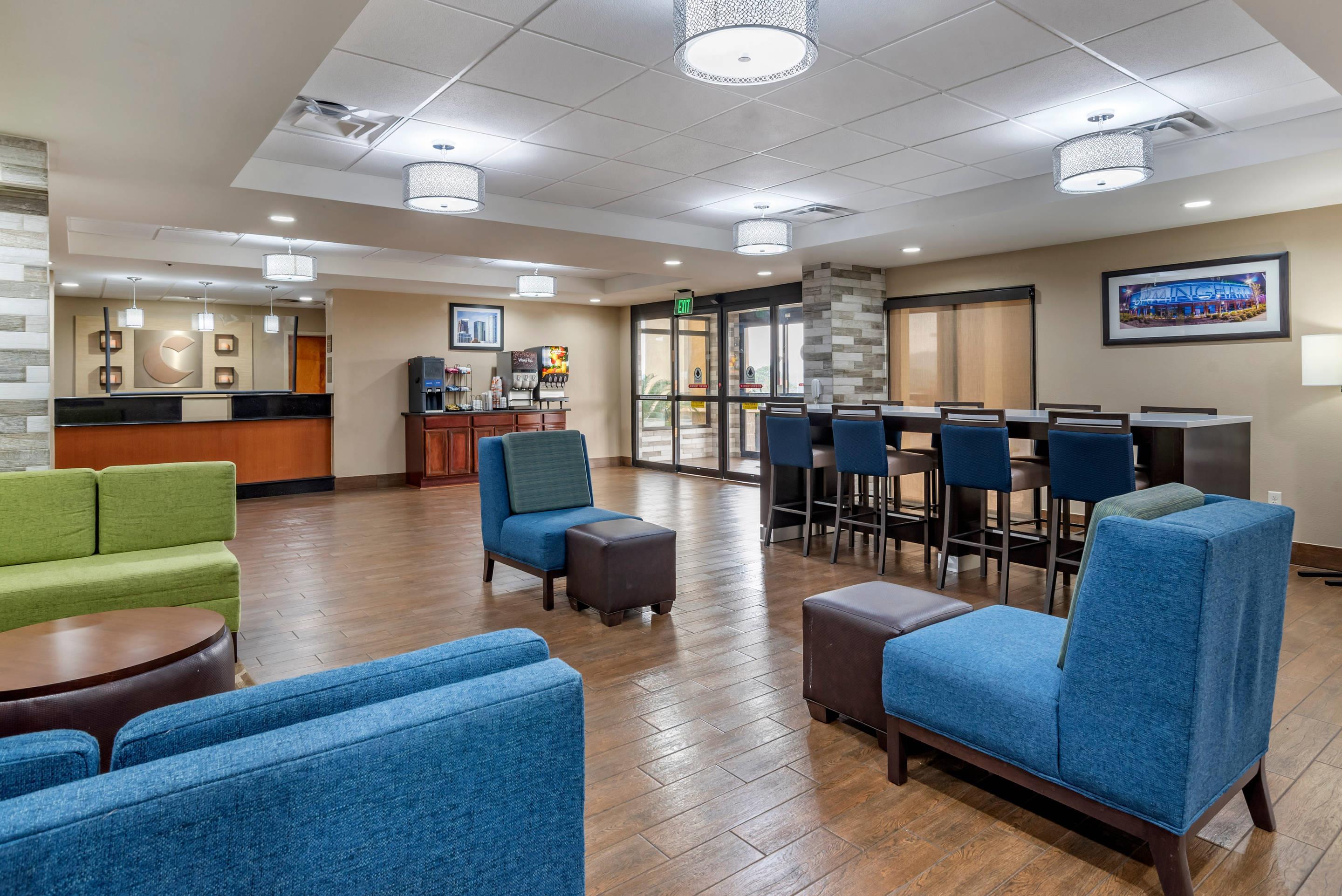 Hotel lobby | Comfort Inn Birmingham Homewood
