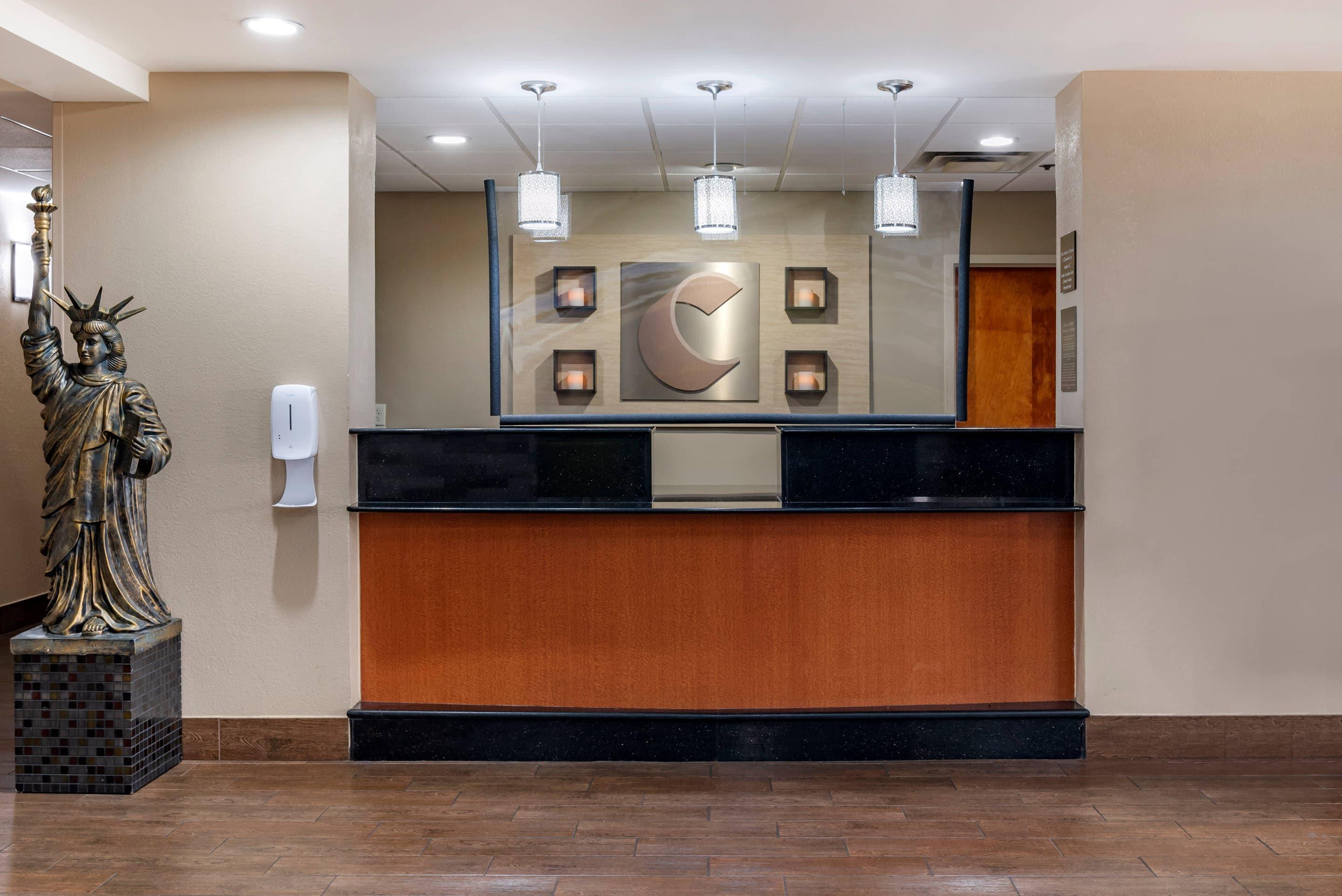 Front desk | Comfort Inn Birmingham Homewood
