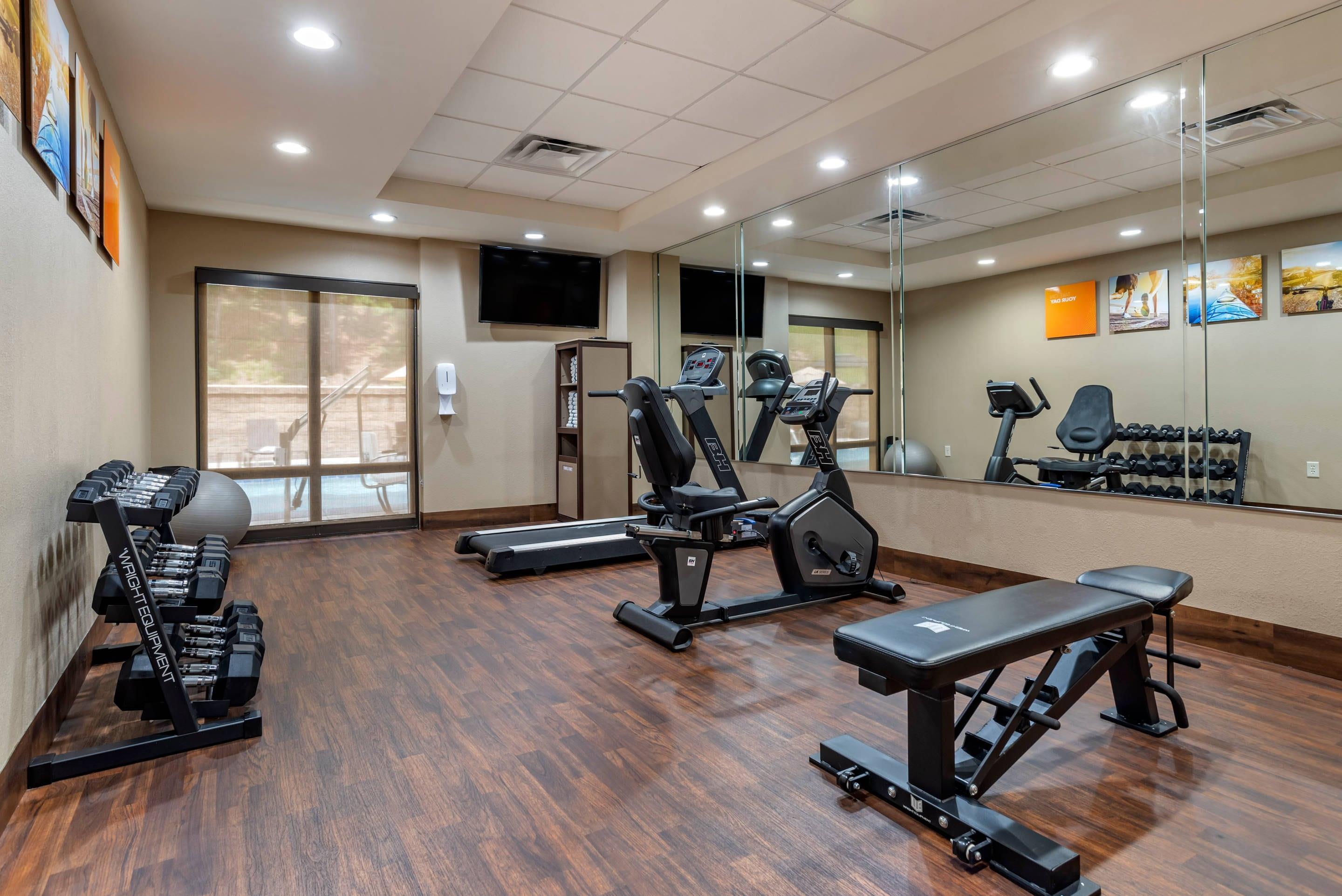 Fitness center | Comfort Inn Birmingham Homewood