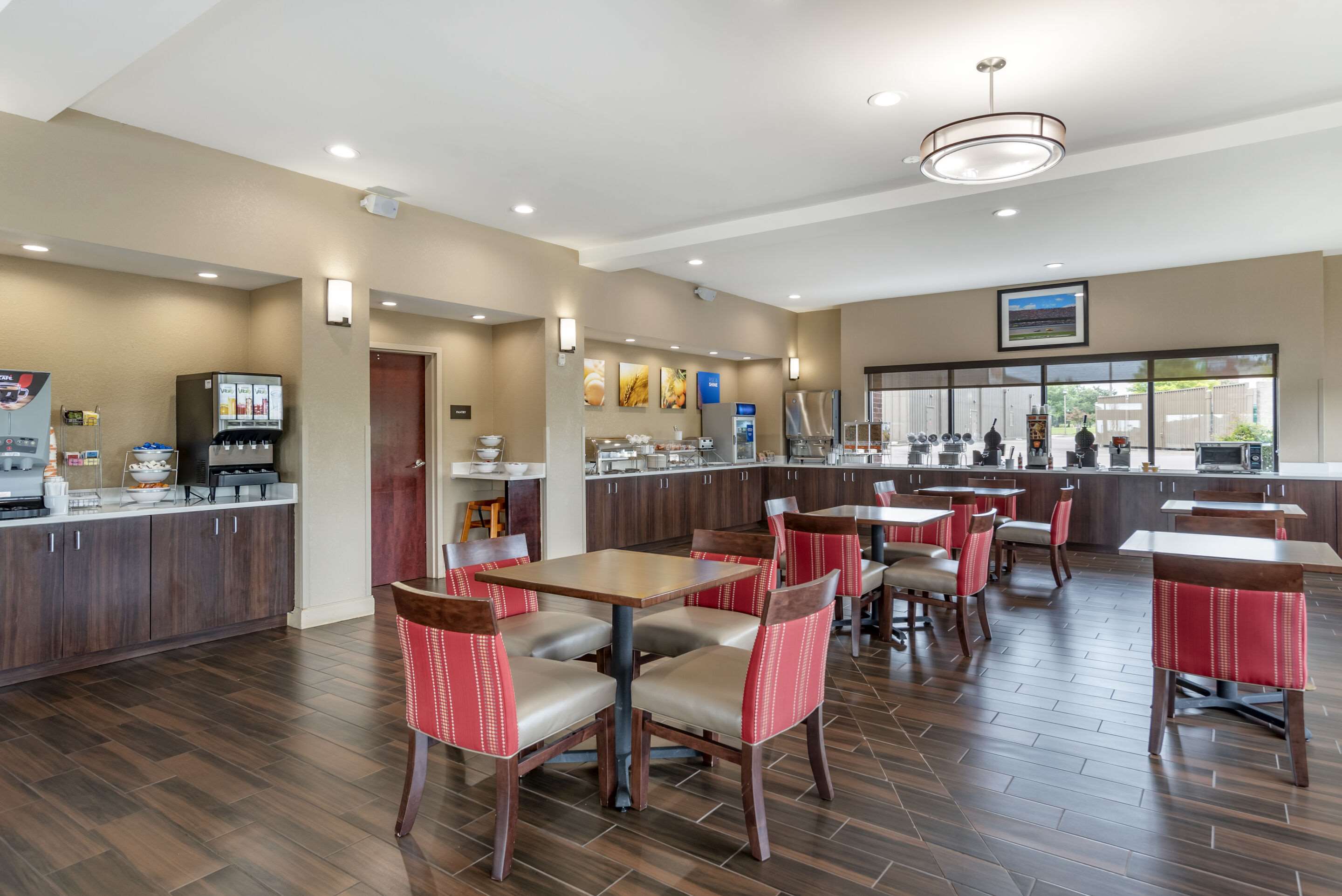 Breakfast area | Comfort Suites Pell City I-20 exit 158