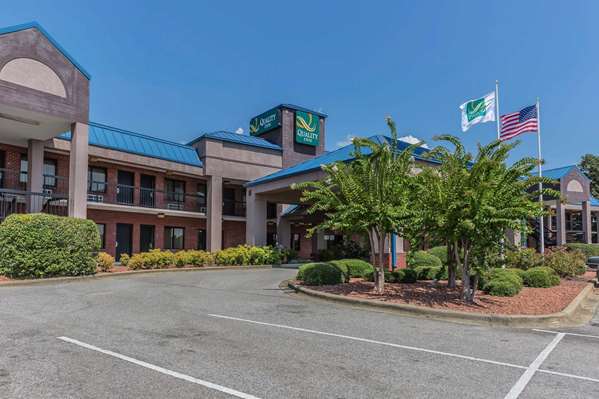 Exterior view - Quality Inn Calera