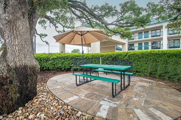 Exterior view - Econo Lodge Inn & Suites Foley