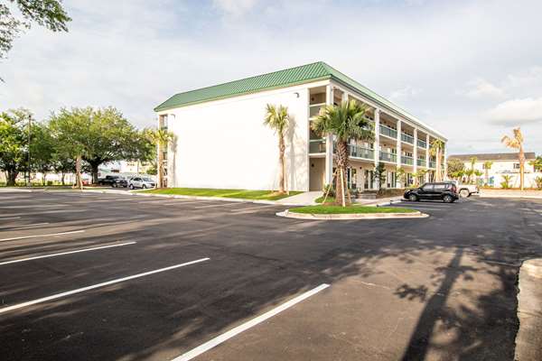 Exterior view - Econo Lodge Inn & Suites Foley