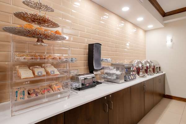 Amenities - Econo Lodge Inn & Suites Foley