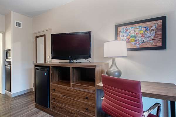  - Econo Lodge Inn & Suites Foley