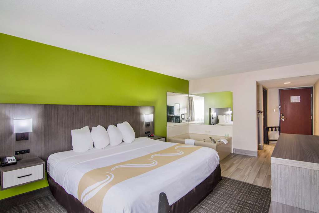 QUALITY INN NEAR UNIVERSITY OF MOBI-guestroom-Guest Room,Suite,On-Site.jpg